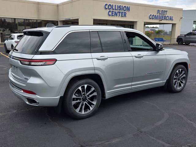 Used 2023 Jeep Grand Cherokee Overland w/ Advanced Protech Group III AWD/4WD image 3