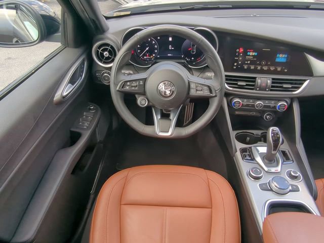 Used 2024 Alfa Romeo Giulia Ti w/ Active Assist Plus Package AWD/4WD image 17