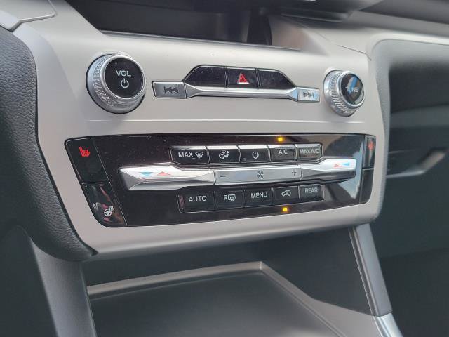 Used 2024 Ford Explorer XLT w/ Equipment Group 202A AWD/4WD image 30