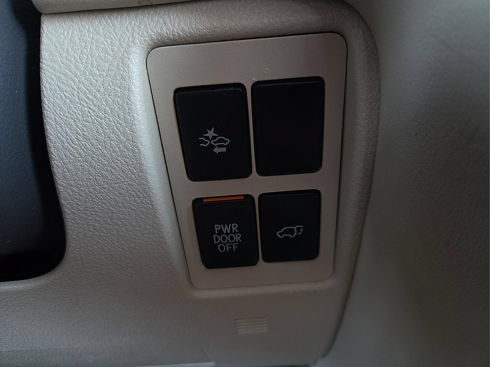 Used 2020 Lexus LX 570 4WD w/ Luxury Package image 22