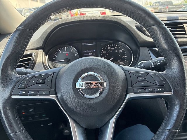 Used 2017 Nissan Rogue SV w/ SV Premium Package AWD/4WD image 28