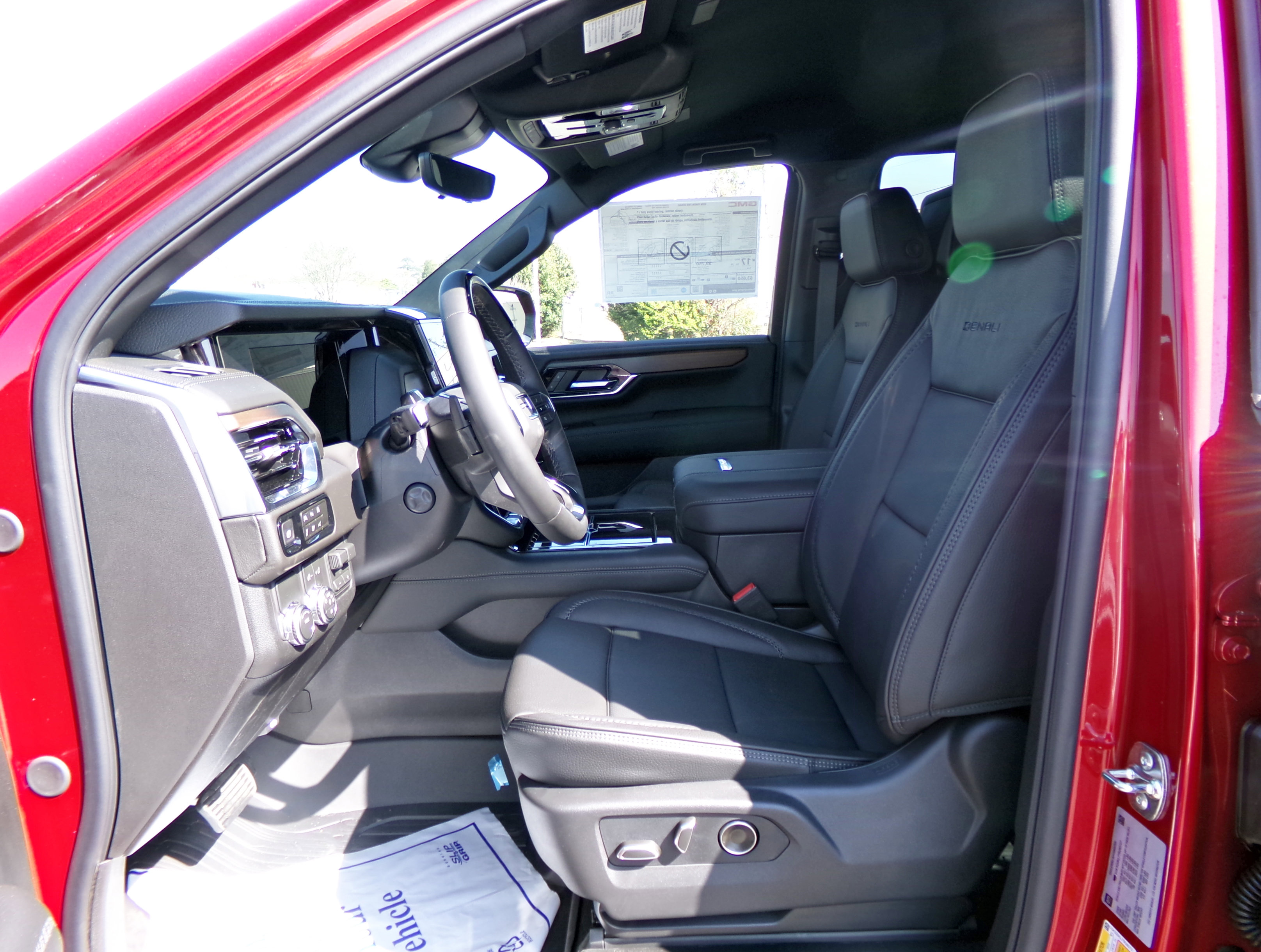 New 2026 GMC Yukon Denali image 9