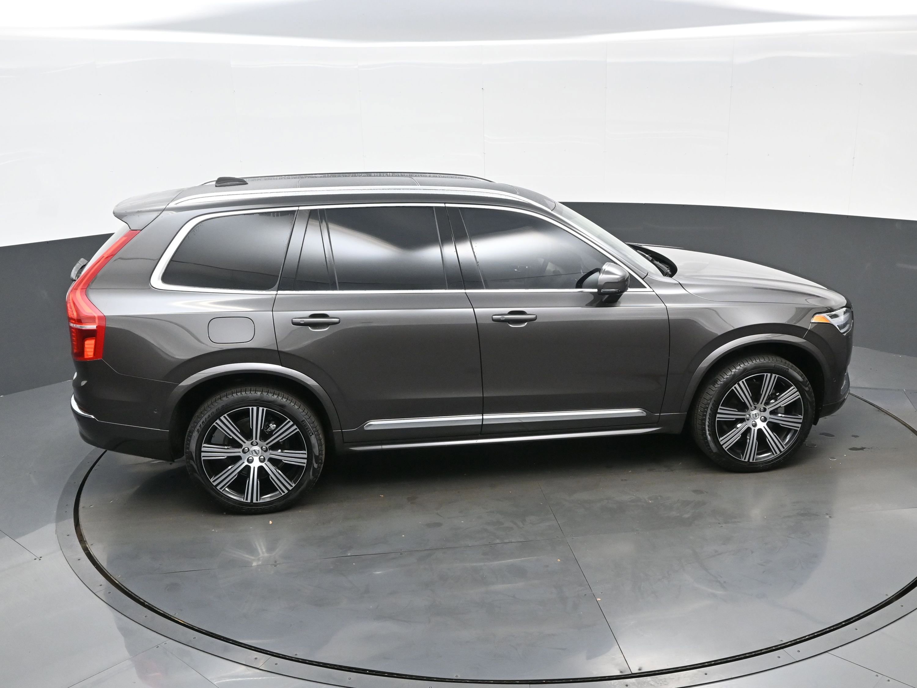 Used 2025 Volvo XC90 B6 Ultra w/ Protection Package image 42