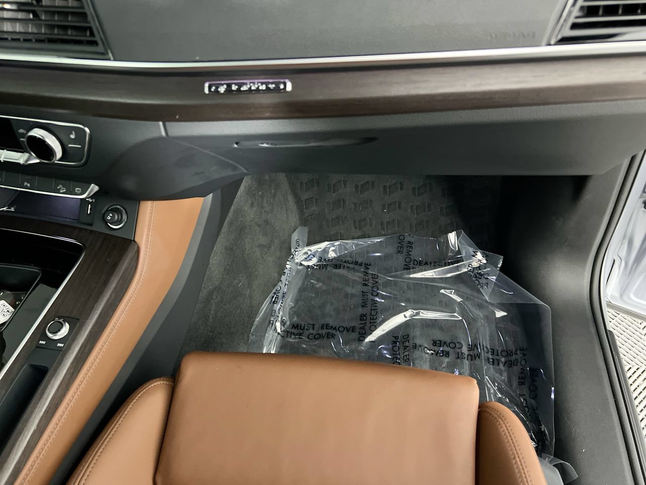 Used 2025 Audi Q5 e Premium Plus w/ Premium Plus Package AWD/4WD image 26