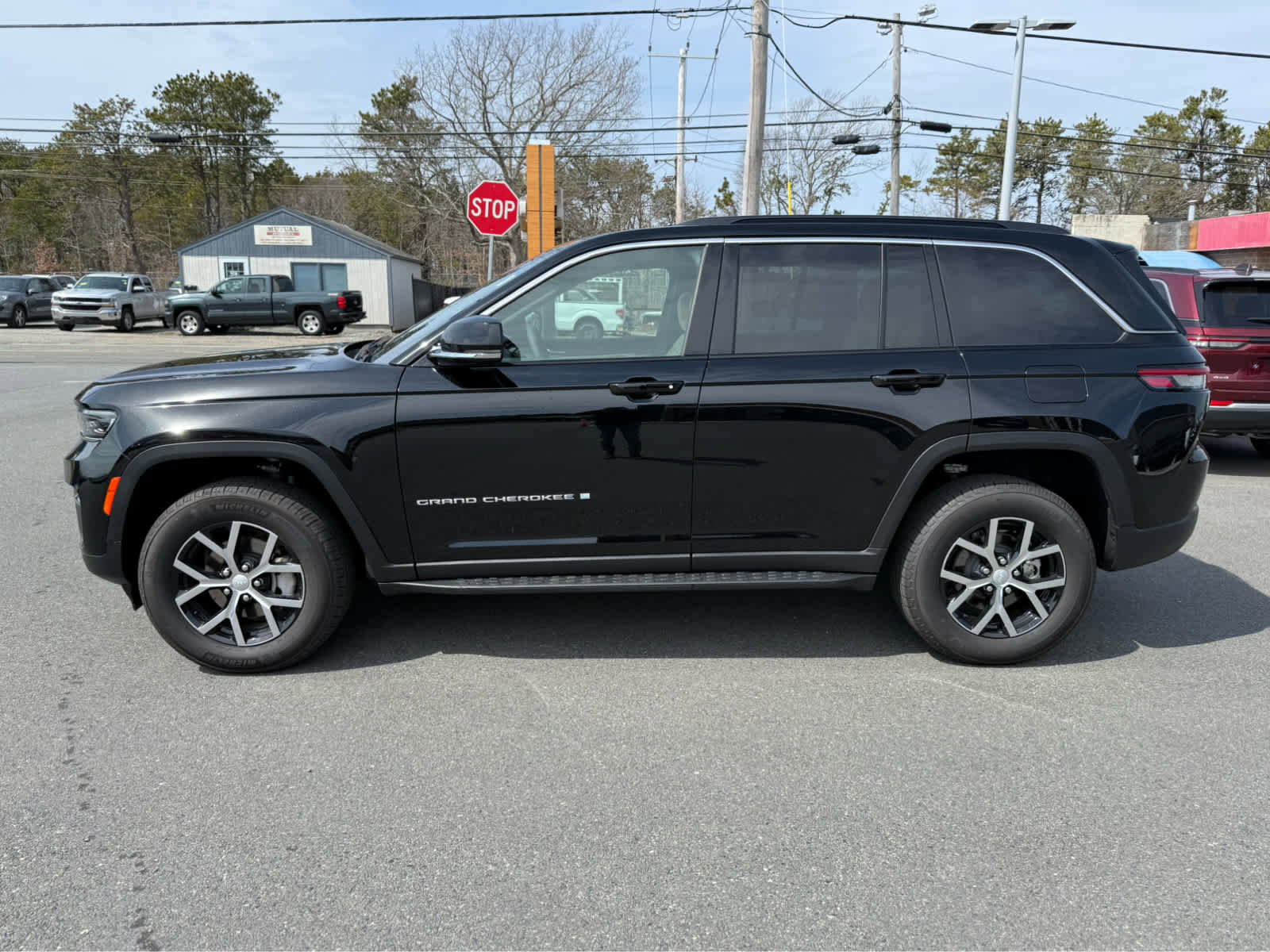 Used 2025 Jeep Grand Cherokee Limited image 5