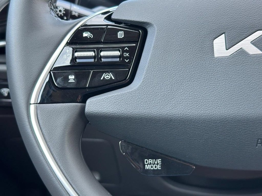 New 2026 Kia Niro EX FWD image 8