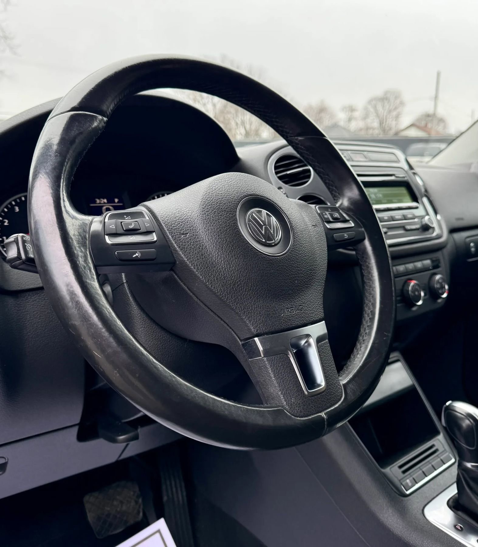 Used 2013 Volkswagen Tiguan S FWD image 13
