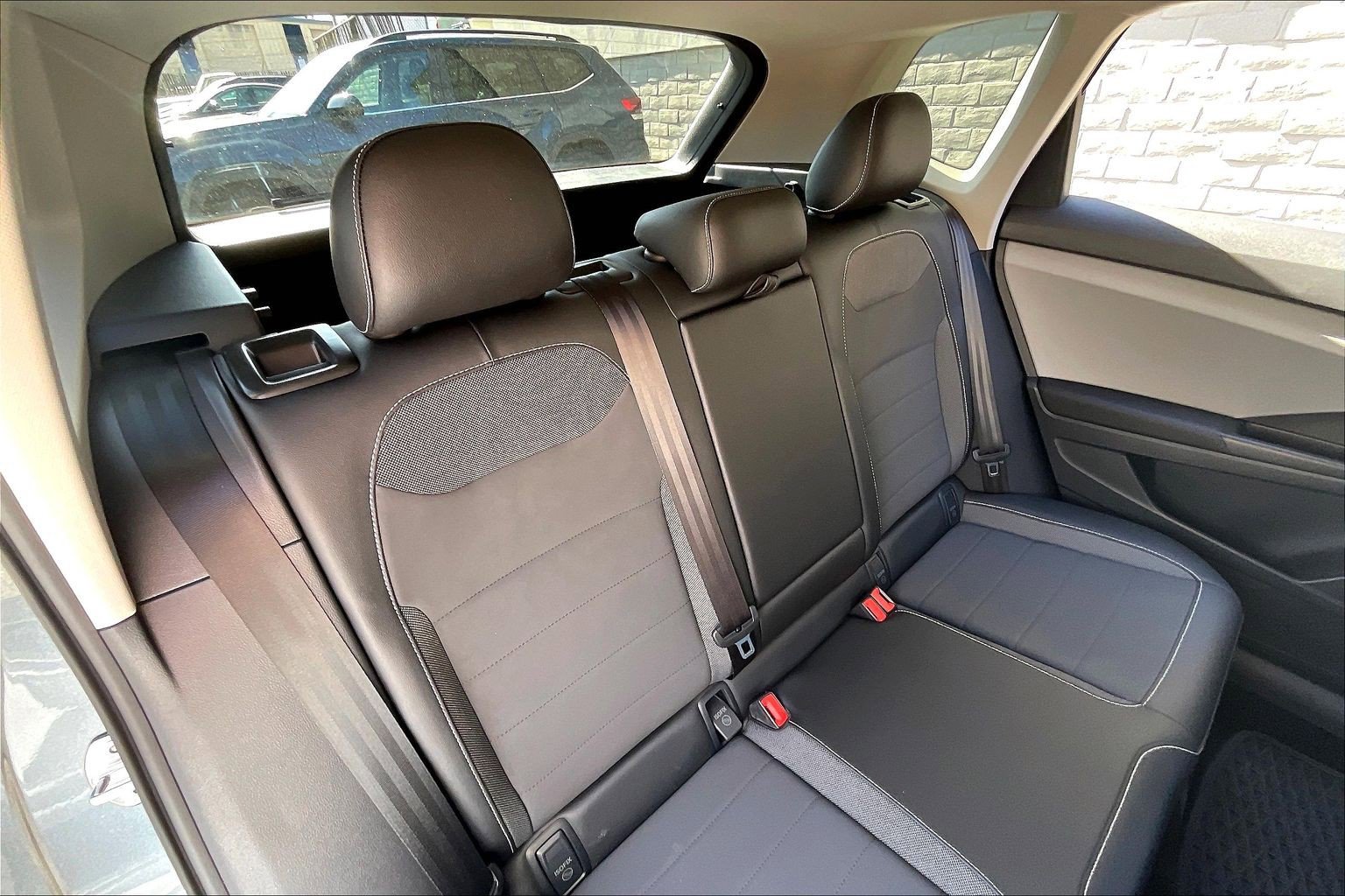Certified 2023 Volkswagen Taos SE w/ Black Wheel Package FWD image 26