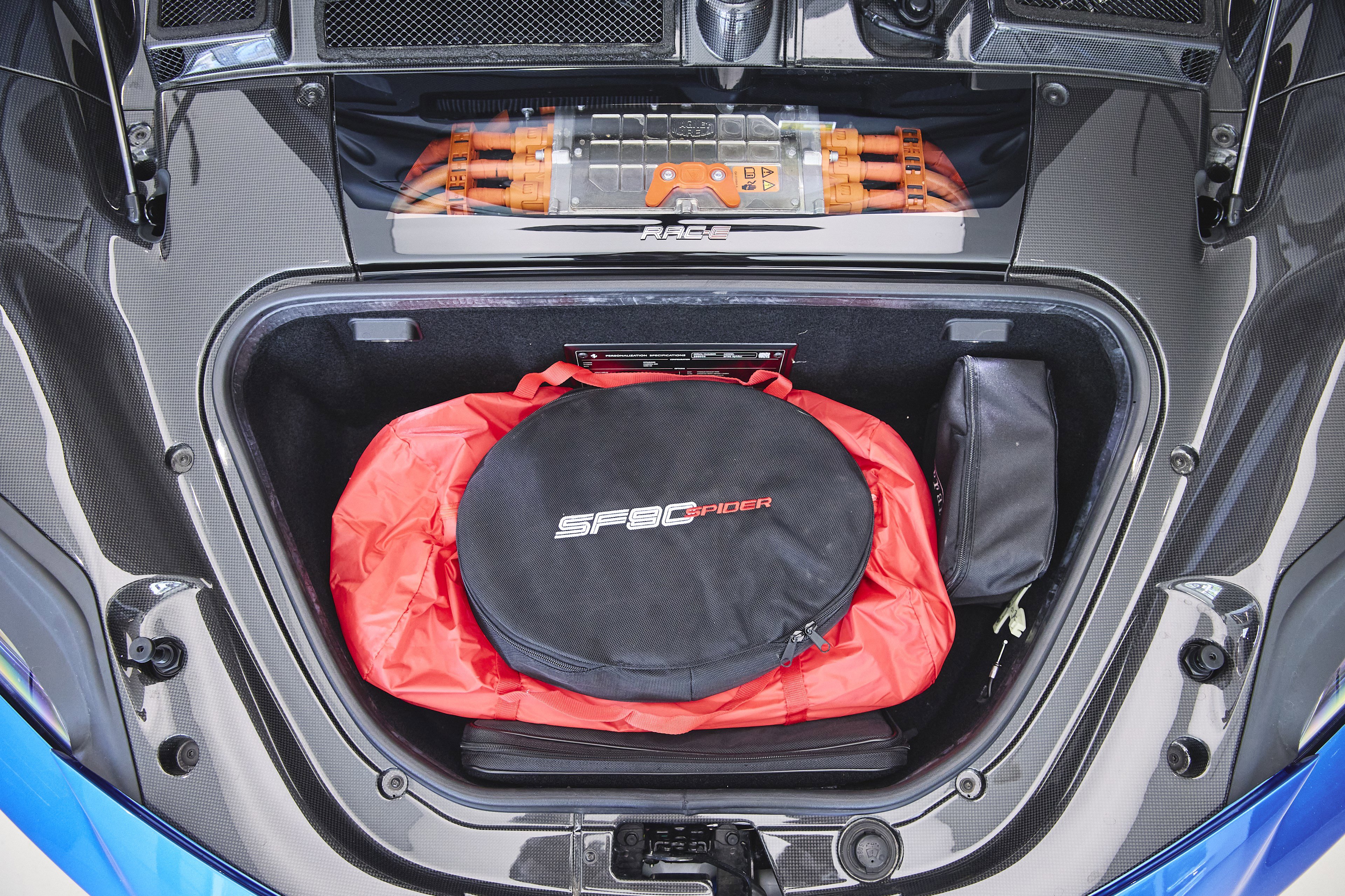 Used 2023 Ferrari SF90 Spider image 21