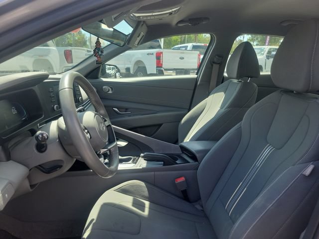 Used 2025 Hyundai Elantra Sport FWD image 17