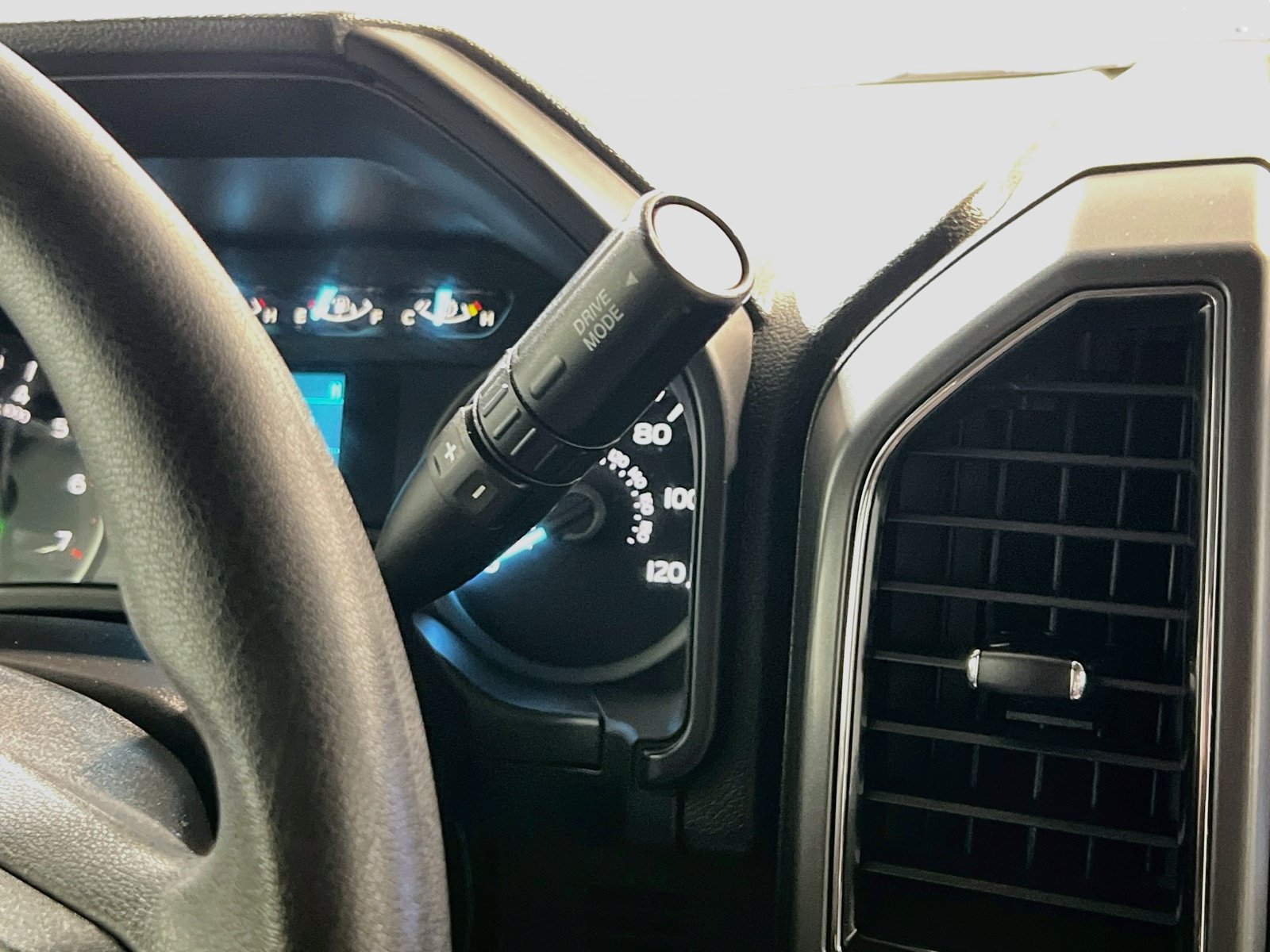 Used 2020 Ford F150 XLT RWD image 12