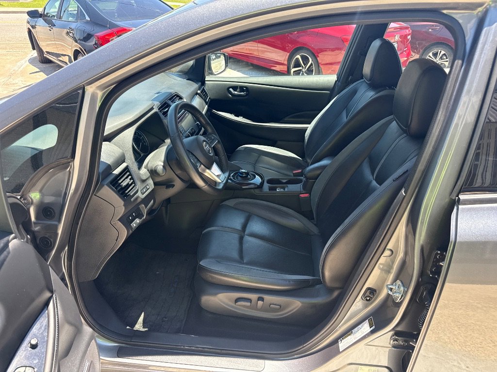 Used 2018 Nissan Leaf SL w/ SL Technology Package FWD image 11
