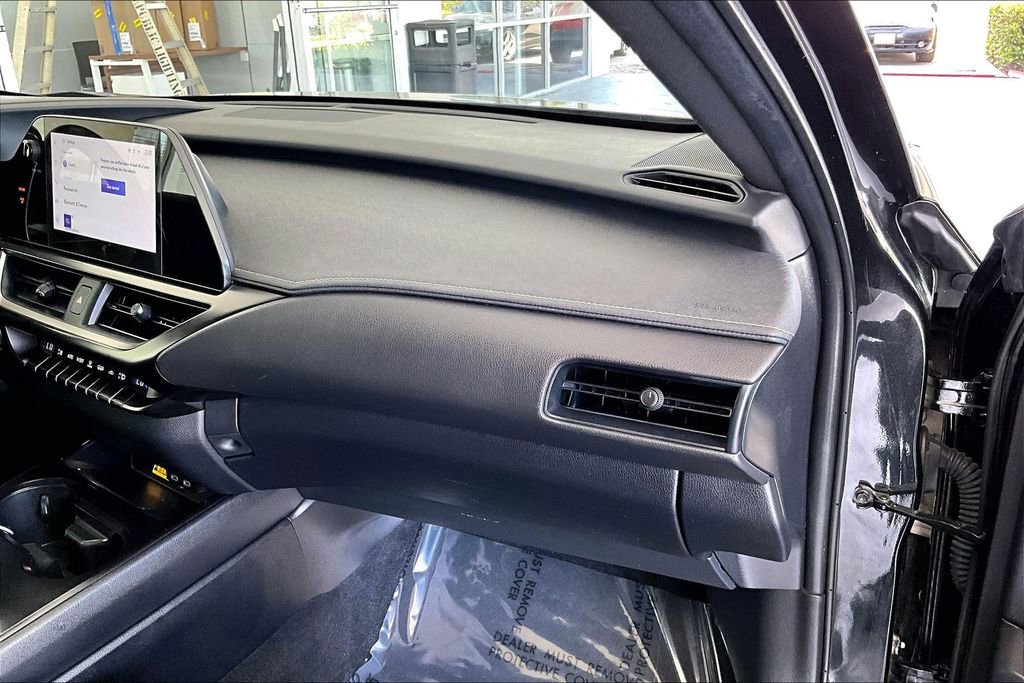 Used 2024 Lexus UX 250h FWD image 26