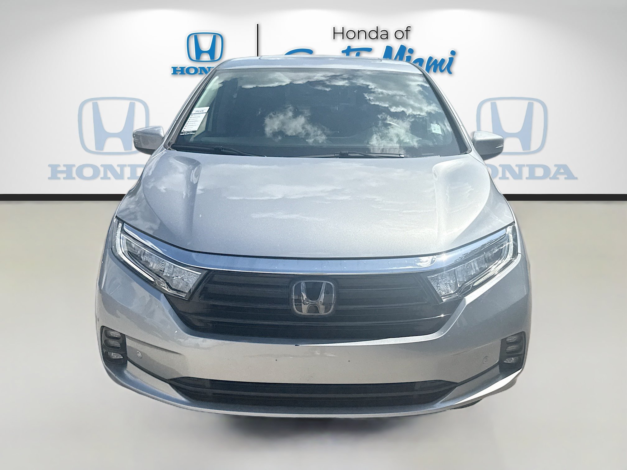 Certified 2024 Honda Odyssey Touring image 2
