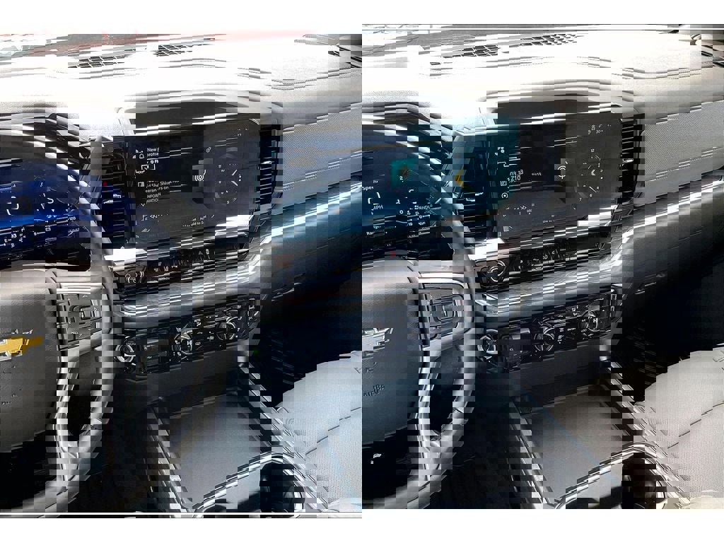 Used 2024 Chevrolet Silverado 3500 LTZ w/ LTZ Premium Package image 7