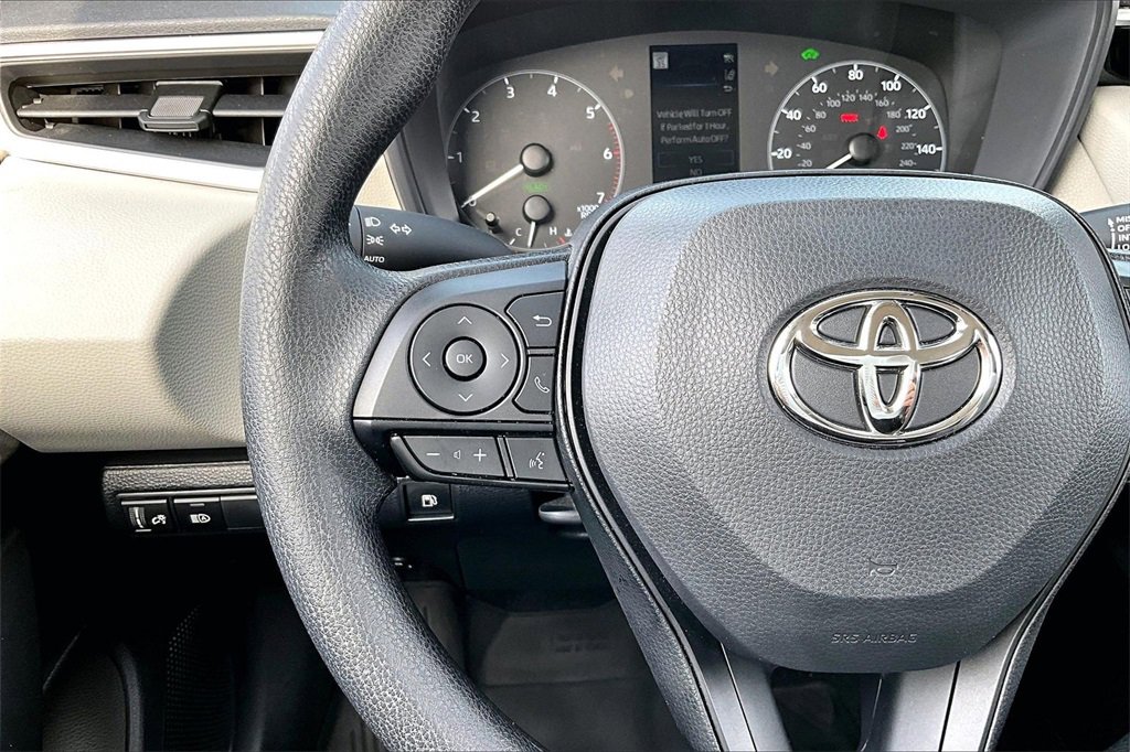 Used 2025 Toyota Corolla LE w/ LE Premium Package image 11