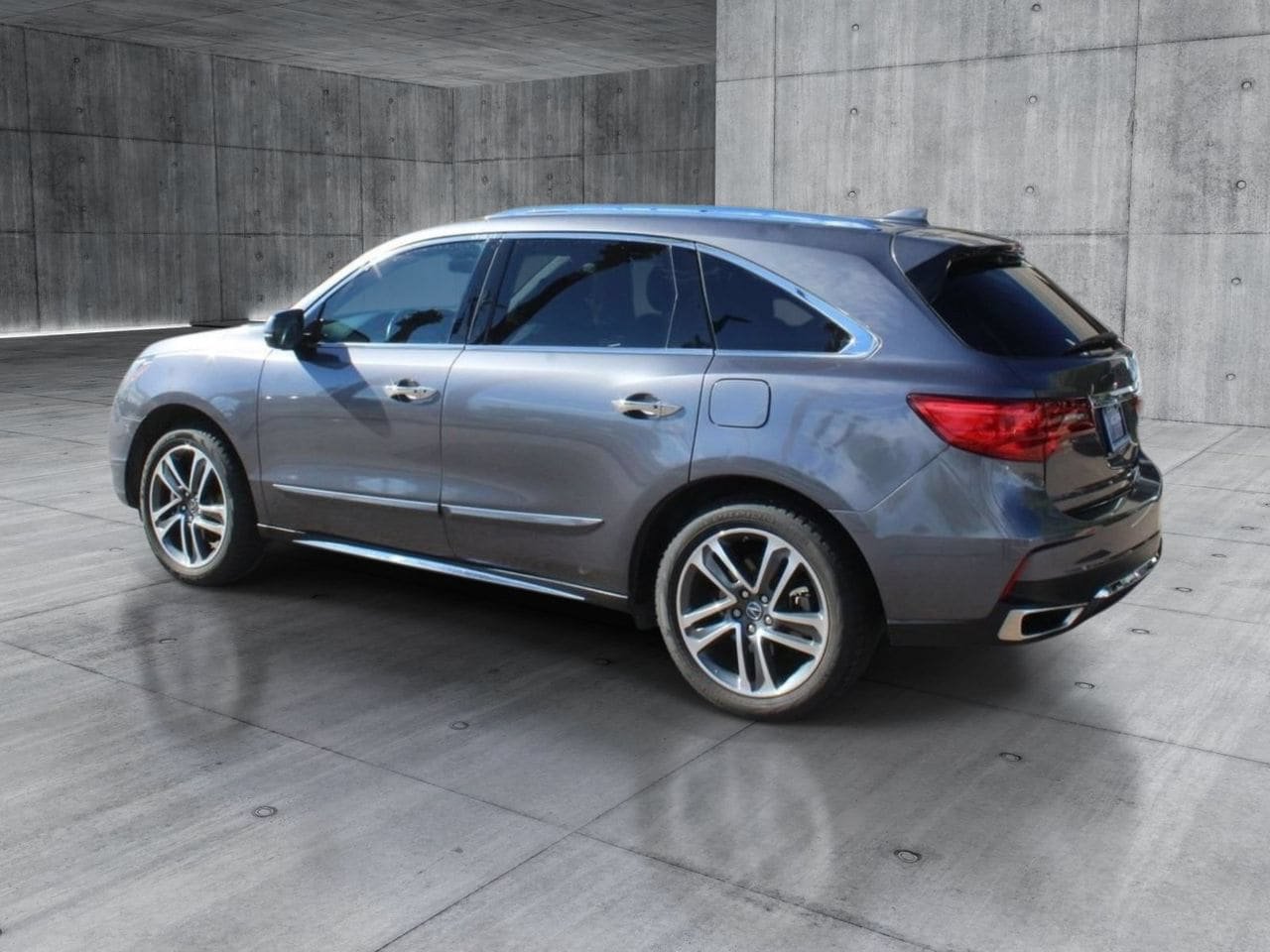 Used 2017 Acura MDX w/ Advance Package FWD image 3