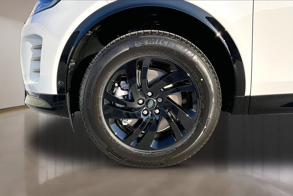 New 2026 Land Rover Discovery Sport Landmark AWD/4WD image 13