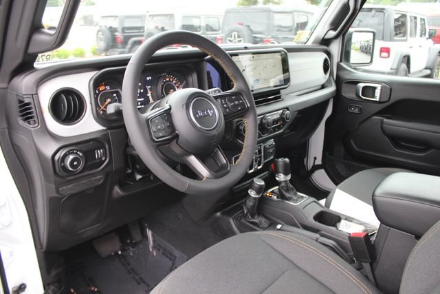 Used 2024 Jeep Wrangler Unlimited Sport AWD/4WD image 3