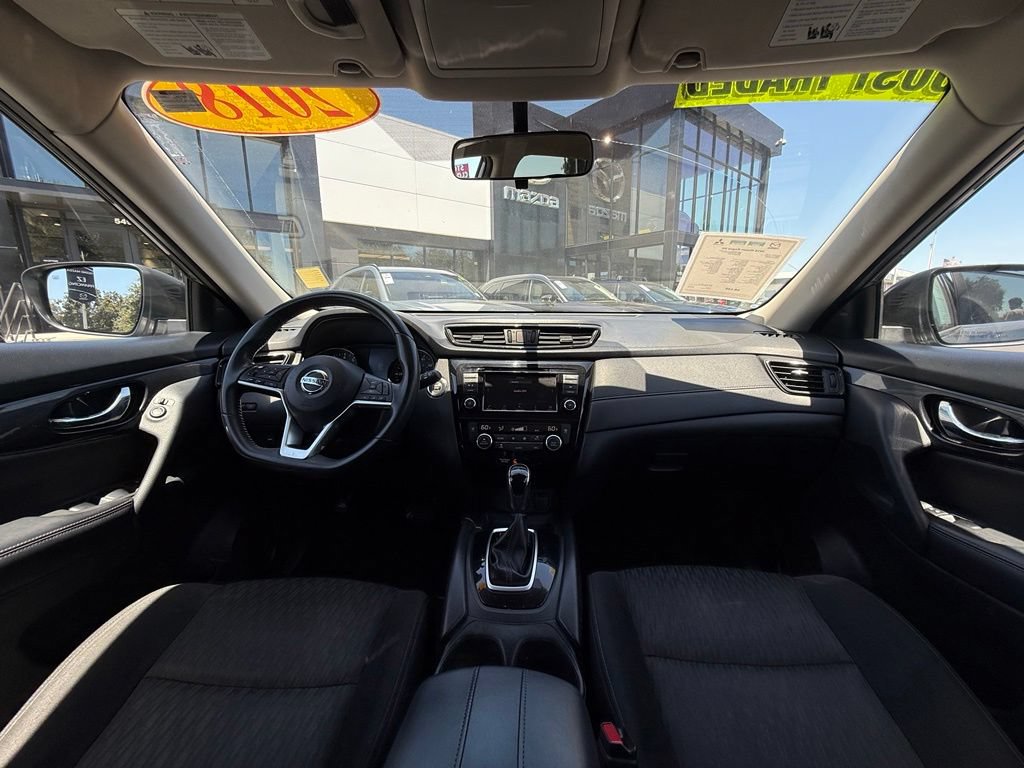 Used 2018 Nissan Rogue SV AWD/4WD image 19
