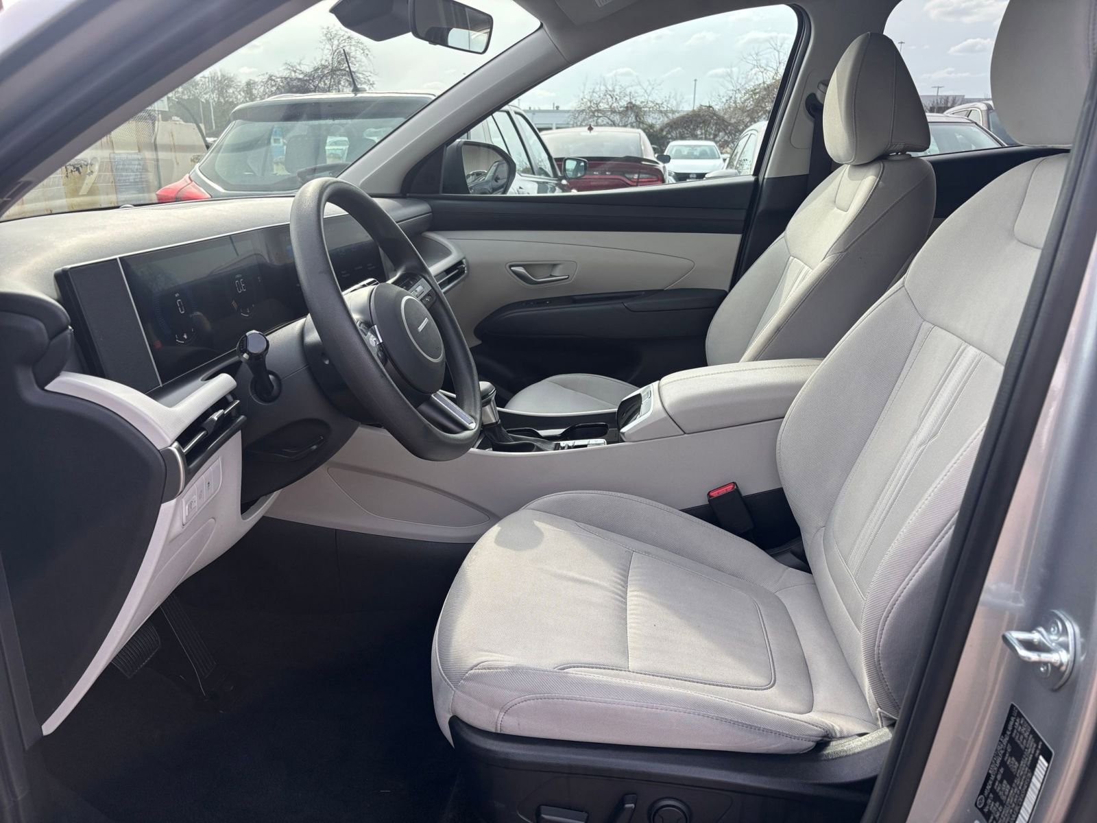 Used 2025 Hyundai Tucson SEL AWD/4WD image 28