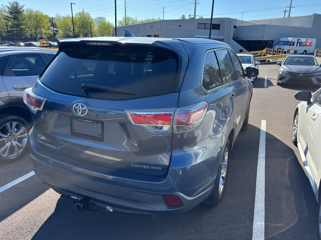 Used 2015 Toyota Highlander Limited Platinum image 4