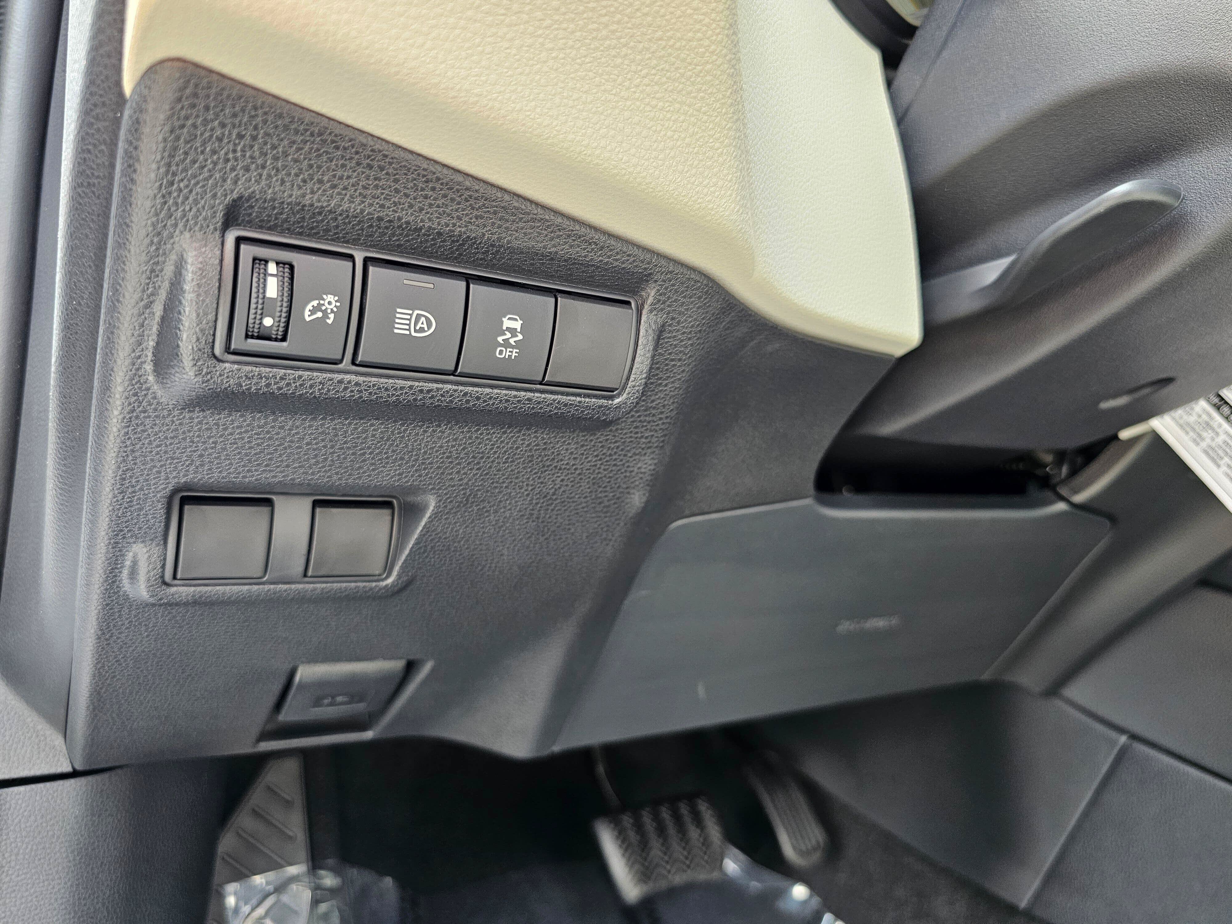 Used 2026 Toyota Corolla Cross LE w/ Moonroof Package AWD/4WD image 21