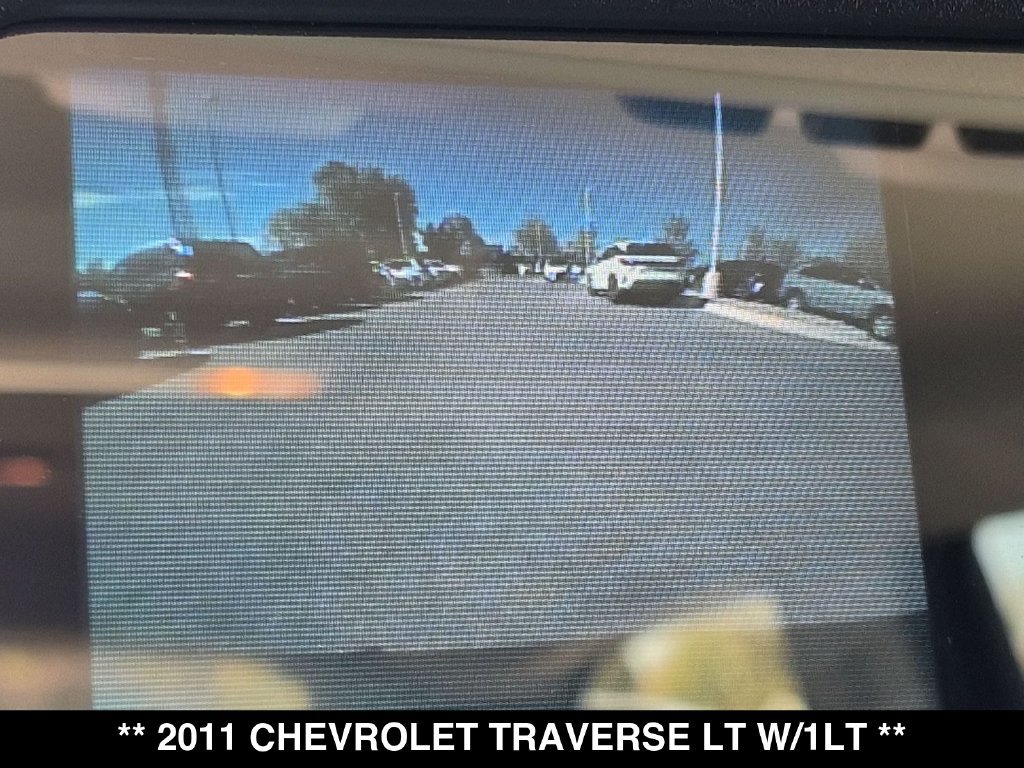 Used 2011 Chevrolet Traverse LT AWD/4WD image 4