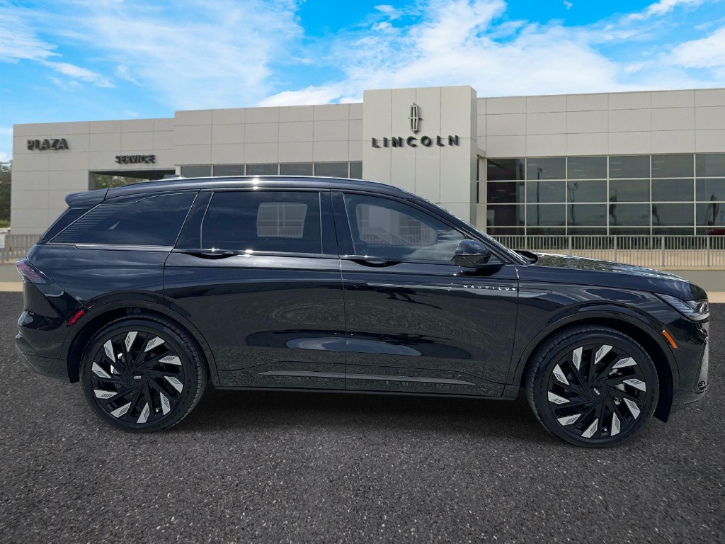 New 2026 Lincoln Nautilus Reserve AWD/4WD image 2