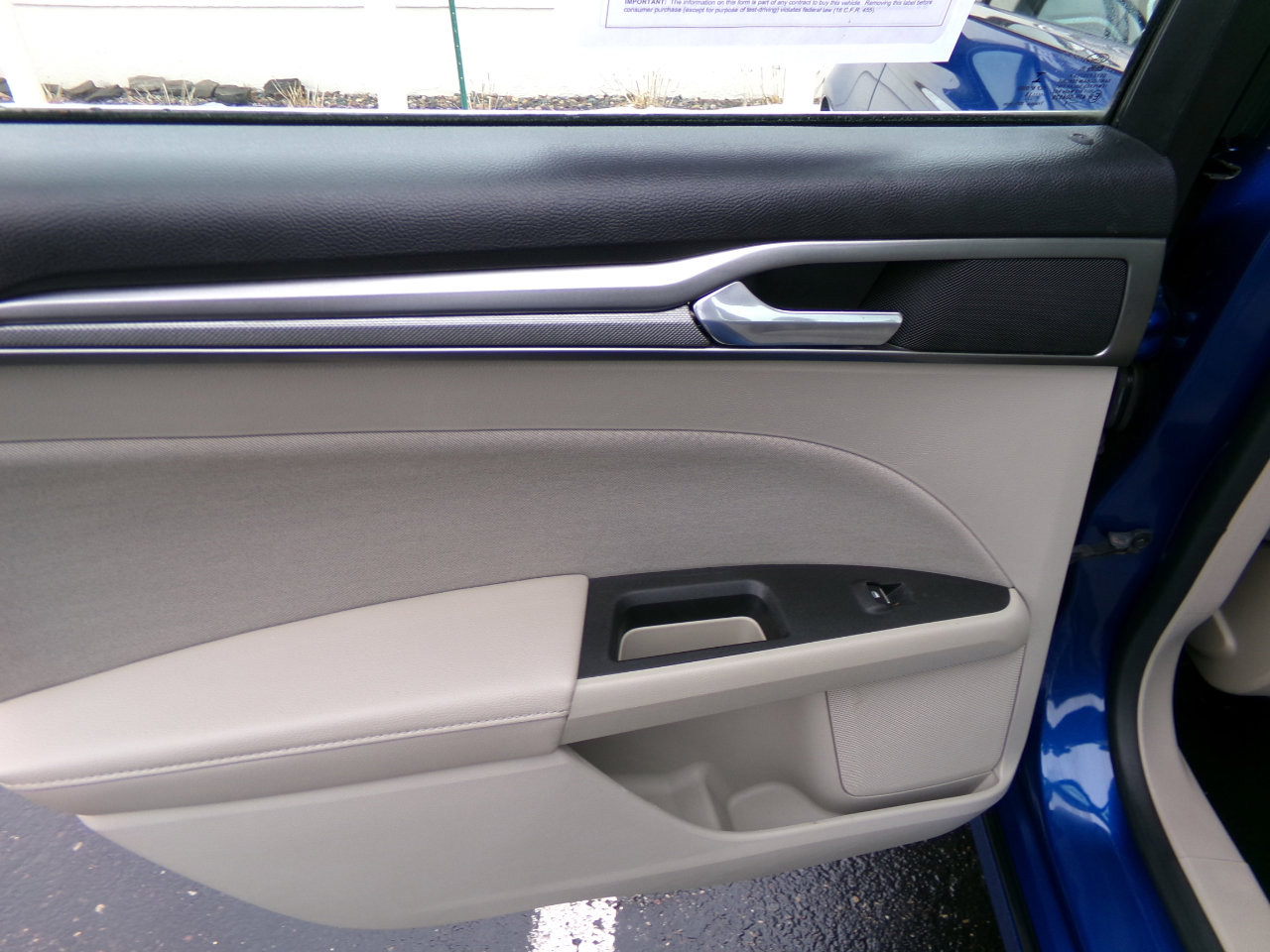 Used 2018 Ford Fusion SE image 24