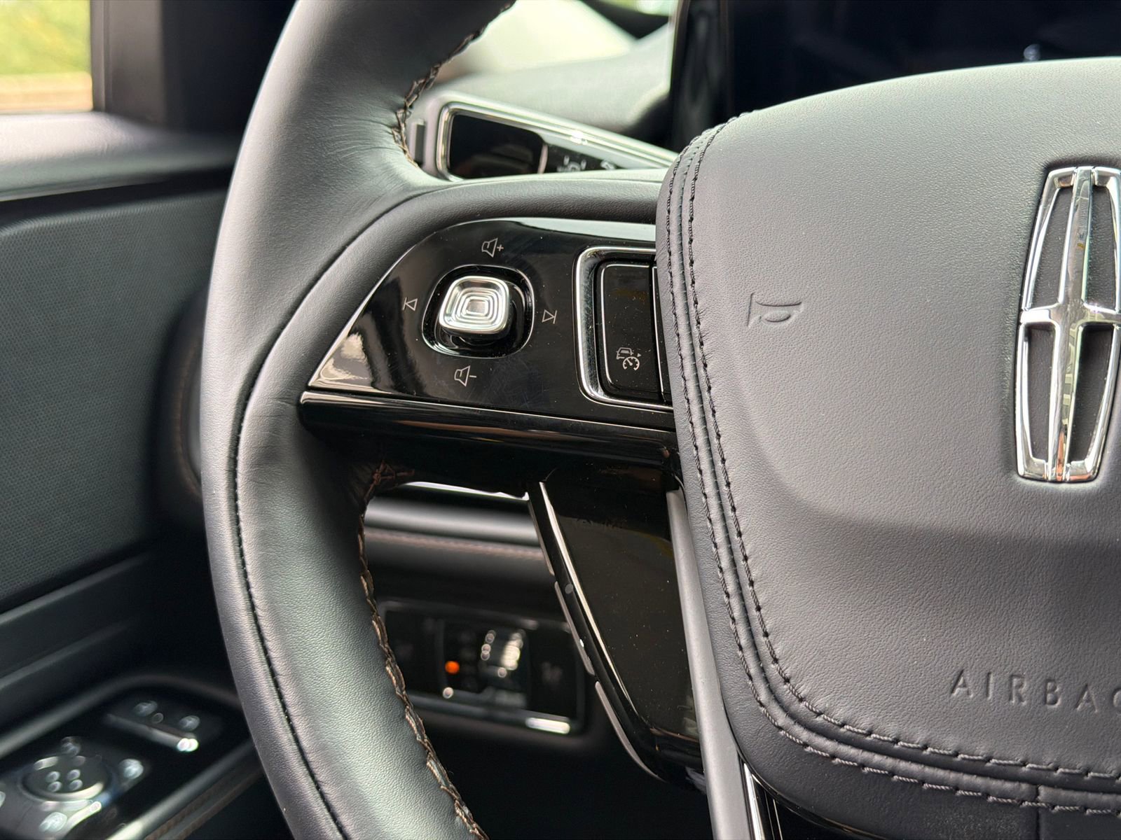 New 2026 Lincoln Aviator AWD image 26
