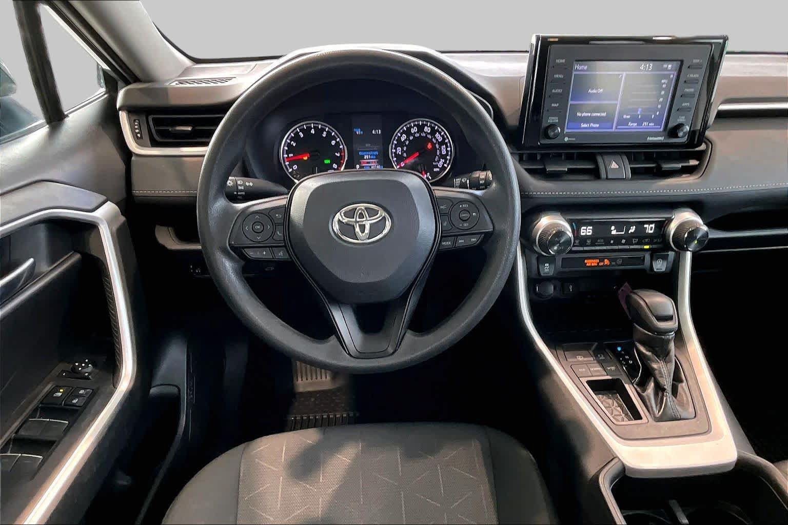 Used 2022 Toyota RAV4 XLE w/ Convenience Package FWD image 5