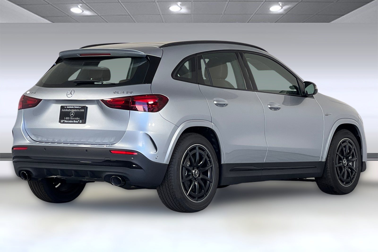 New 2026 Mercedes-Benz GLA 35 AMG 4MATIC image 8