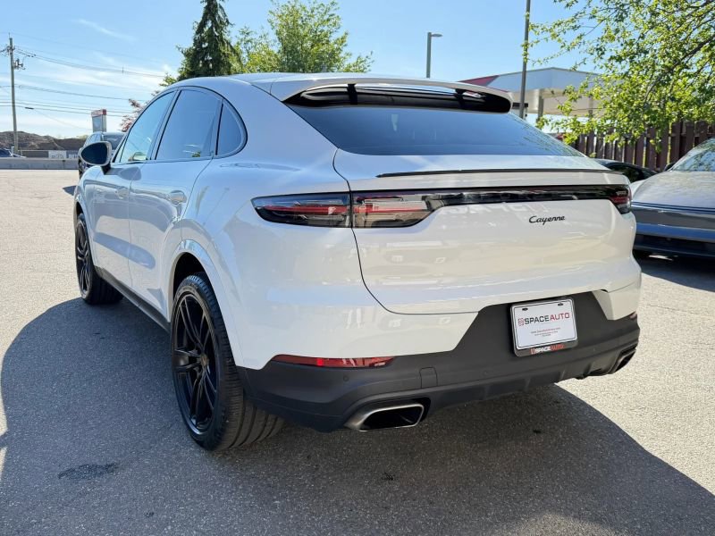 Used 2021 Porsche Cayenne Coupe AWD/4WD image 8