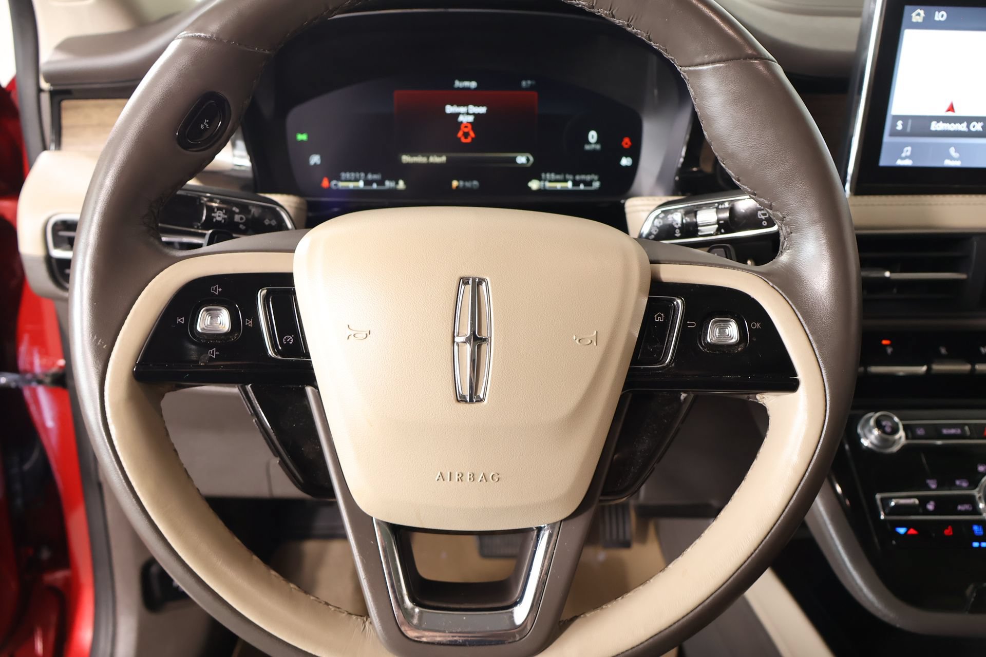 Used 2021 Lincoln Corsair Reserve w/ Elements Package FWD image 3