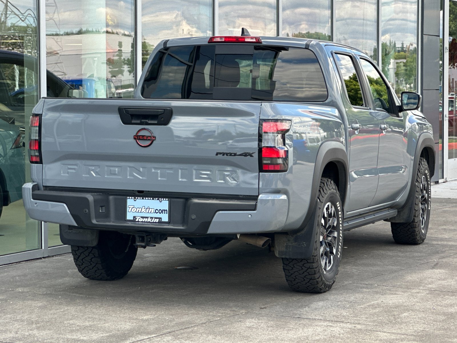 Used 2024 Nissan Frontier PRO-4X w/ Technology Package AWD/4WD image 4
