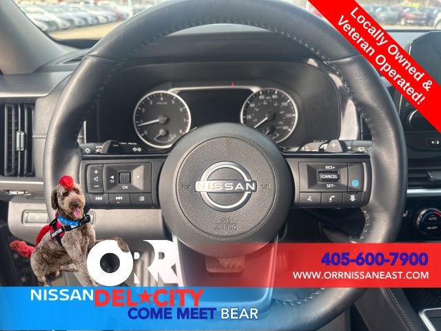 Used 2025 Nissan Pathfinder SL image 16