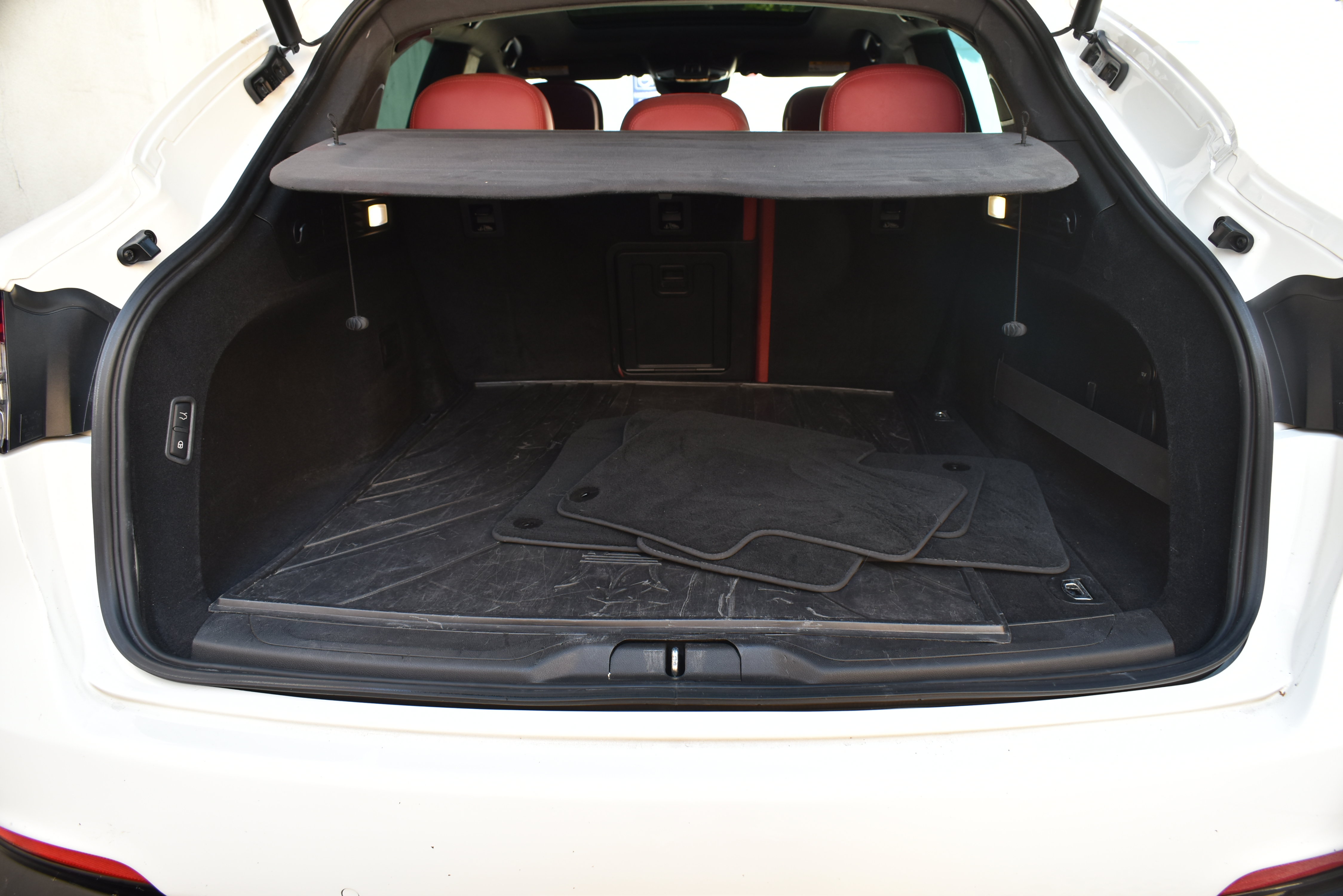Used 2023 Maserati Levante Modena AWD/4WD image 16