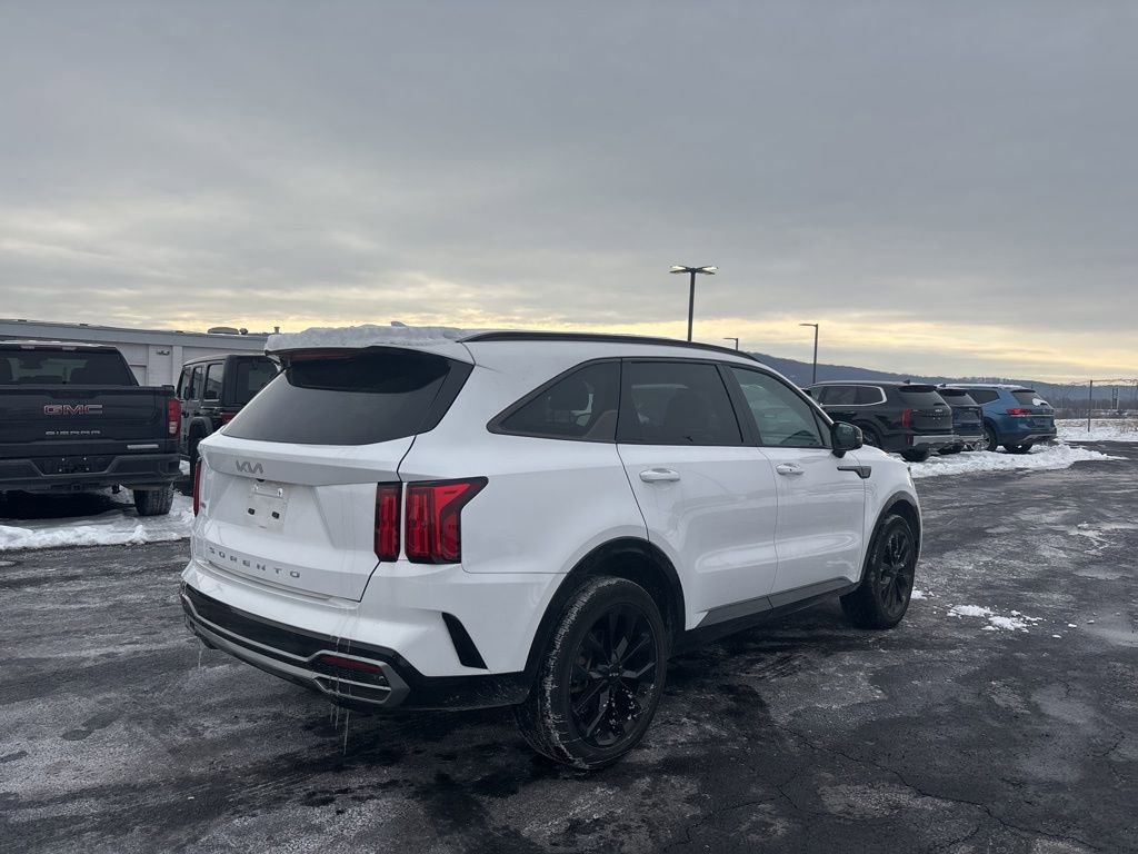 Certified 2022 Kia Sorento SX image 2
