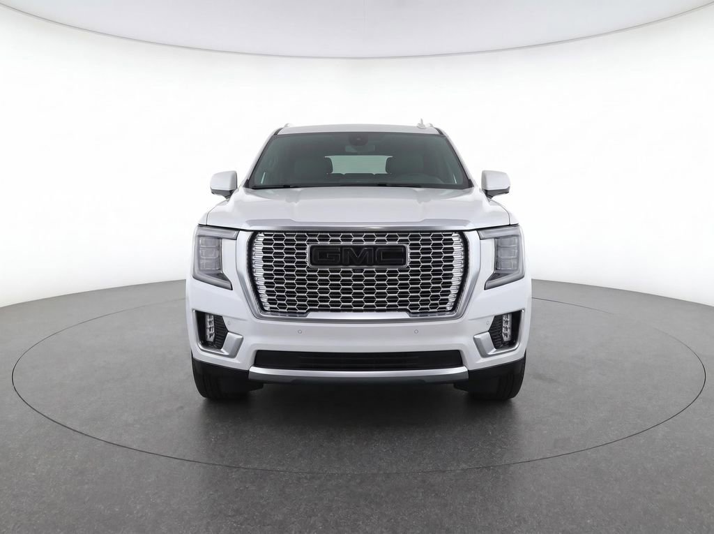 Used 2021 GMC Yukon Denali w/ LPO, Illumination Package AWD/4WD image 2