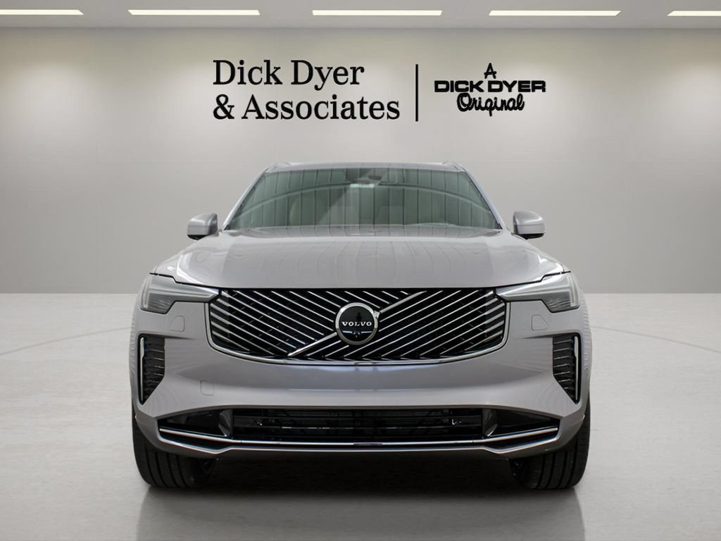 Certified 2026 Volvo XC90 B6 Plus w/ Protection Package Premier AWD/4WD image 9