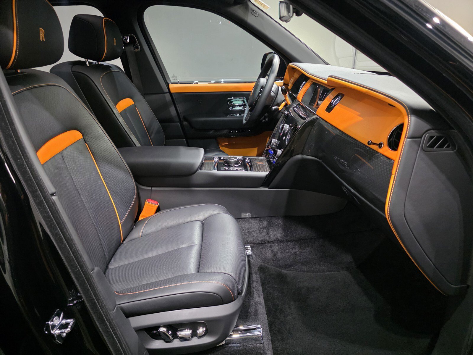 Used 2024 Rolls-Royce Cullinan Black Badge w/ Leather Finishing Pack AWD/4WD image 22
