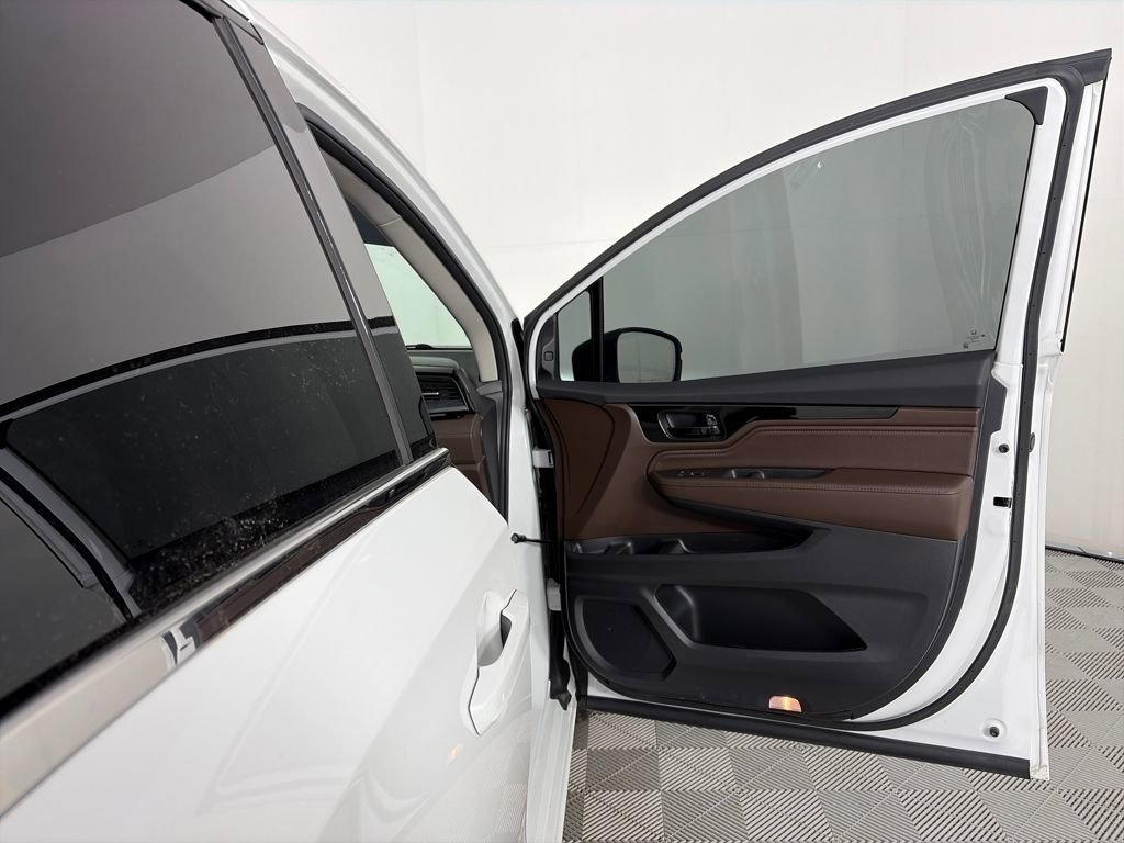 Used 2025 Honda Odyssey Elite image 29