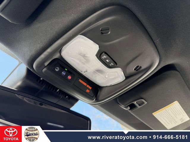 Used 2024 Chevrolet Colorado Z71 w/ Z71 Convenience Package 2 image 25