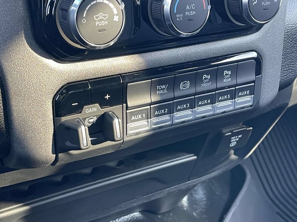 New 2026 RAM 3500 Tradesman w/ Chrome Appearance Group A AWD/4WD image 38