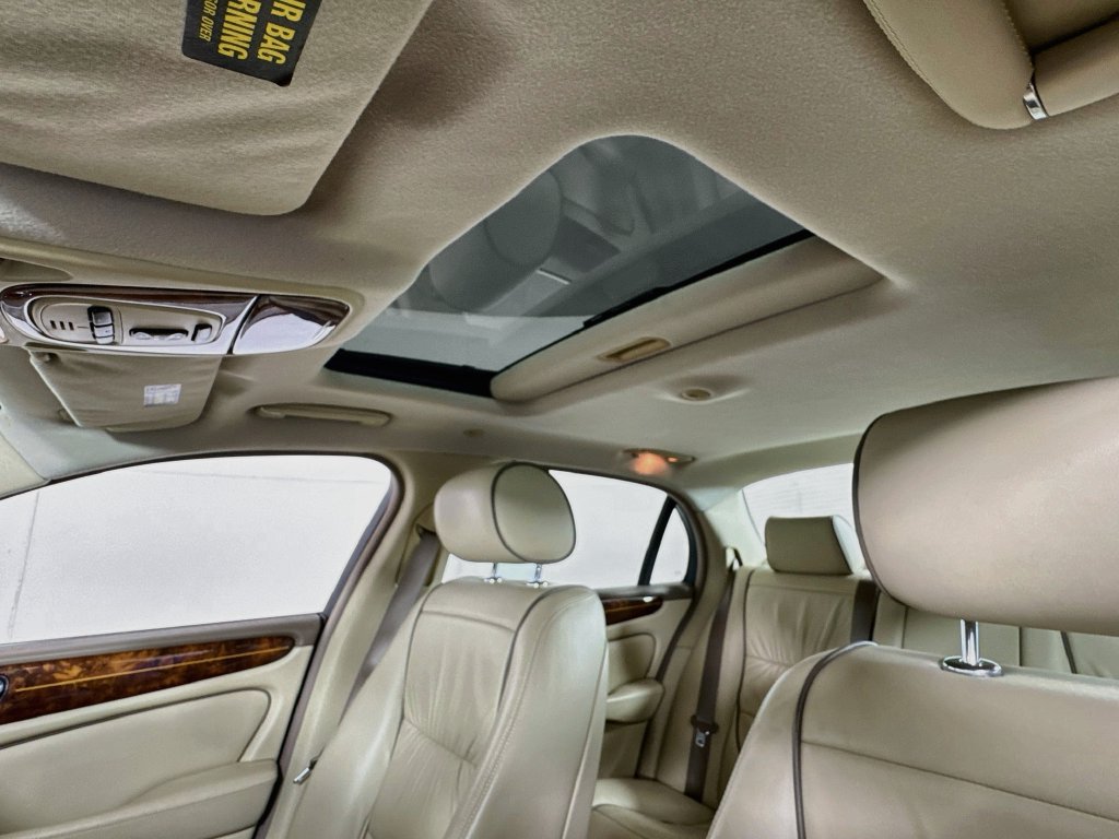 Used 2005 Jaguar XJ8 RWD image 22