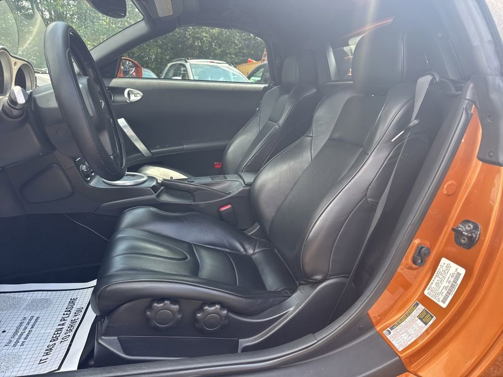 Used 2005 Nissan 350Z Touring RWD image 29