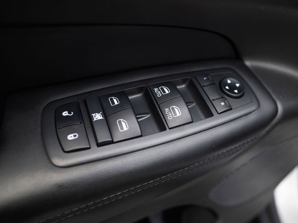 Used 2021 Jeep Grand Cherokee Laredo image 15