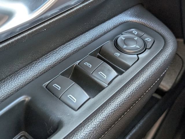 Used 2022 GMC Terrain SLE image 27