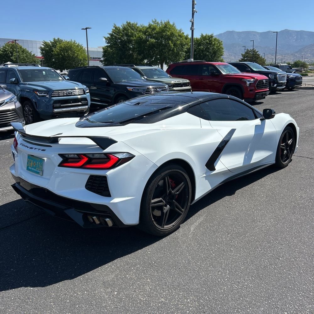 Used 2021 Chevrolet Corvette Stingray Preferred Cpe w/ Z51 Performance Package RWD image 5
